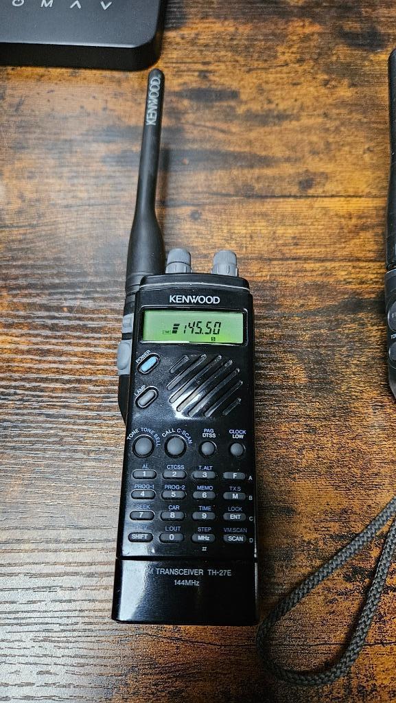 Kenwood TH-27E en TH-28E, Telecommunicatie, Portofoons en Walkie-talkies, Refurbished, Portofoon of Walkie-talkie, Ophalen of Verzenden