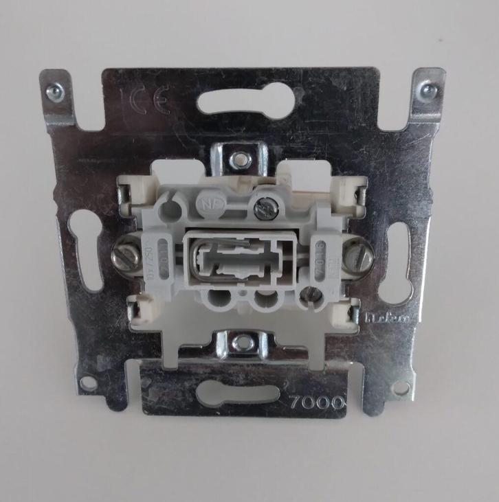 Niko PR20, PR80, PR85, Hydro55, da vinci, inter, Nikobus.., Doe-het-zelf en Bouw, Elektriciteit en Kabels, Nieuw, Schakelaar, Ophalen of Verzenden