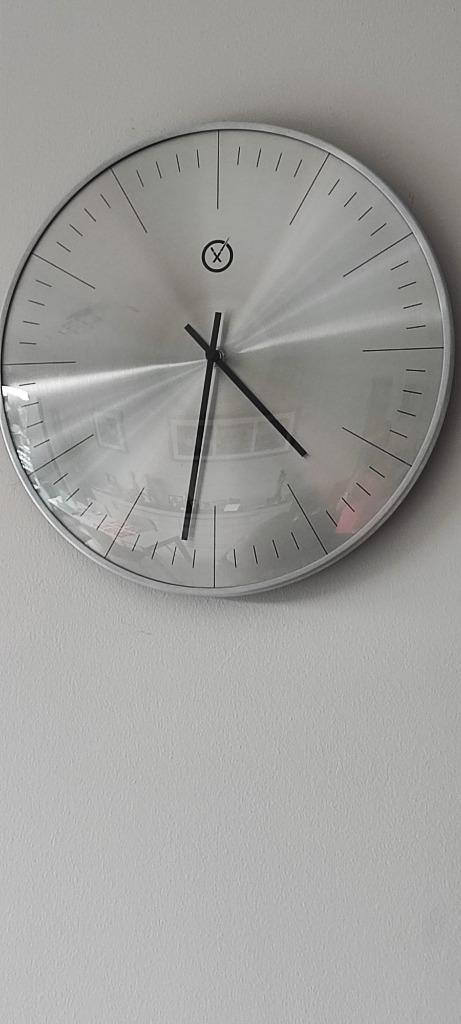**moderne  wandklok analoog Sompex .  SOLDEN -50%, Huis en Inrichting, Woonaccessoires | Klokken, Zo goed als nieuw, Wandklok