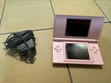Nintedo ds lite + 9 spellen beschikbaar voor biedingen