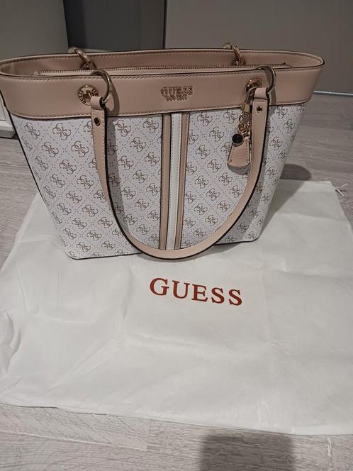 *Zeer mooie schoudertas Guess*, Handtassen en Accessoires, Tassen | Damestassen, Zo goed als nieuw, Shopper, Roze, Ophalen of Verzenden