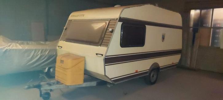 Goed onderhouden Home car 4 personen minder dan 750 kg, Caravans en Kamperen, Caravans, Particulier, Rondzit, Koelkast, Ophalen