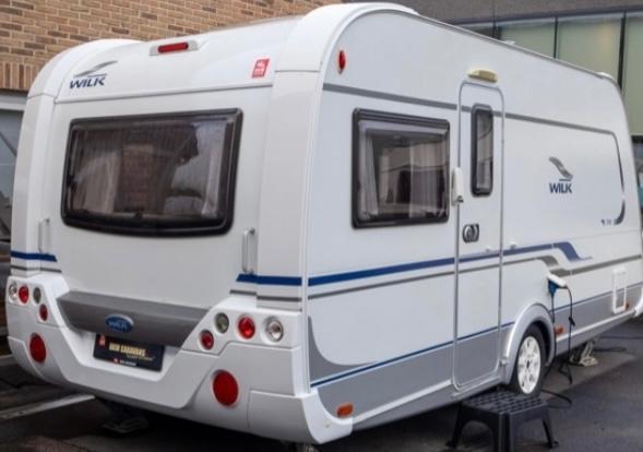 Vend caravane Wilk etemo 450, Caravanes & Camping, Caravanes, Particulier, jusqu'à 4, Wilk, Coin salon convertible, Lit fixe, Douche