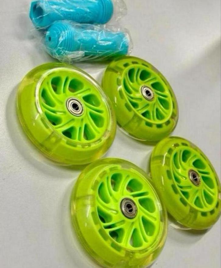 3-wiel Step steppen Tuning-set LED wielen Blauwe handvatten, Fietsen en Brommers, Steps, Ophalen of Verzenden