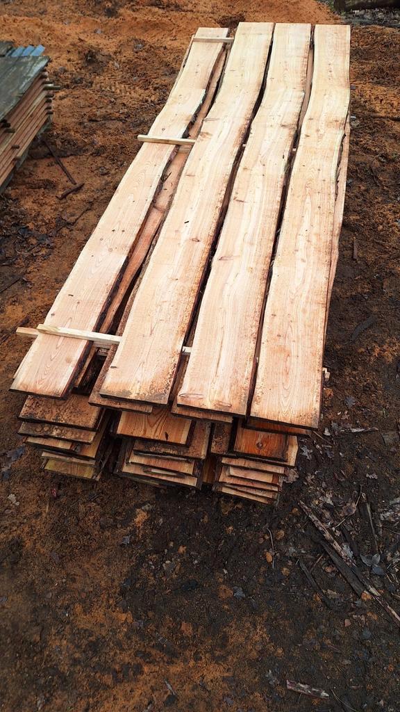 Lariks Schorsplanken – Duurzaam & Lokaal uit Eigen Zagerij, Doe-het-zelf en Bouw, Hout en Planken, Nieuw, Ophalen