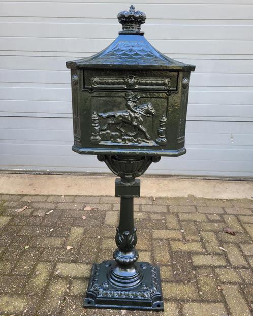 Nieuwe gietijzeren brievenbus vrijstaand donkergroen, Tuin en Terras, Brievenbussen, Nieuw, Staande brievenbus, IJzer, Ophalen of Verzenden