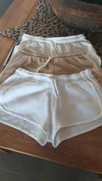 Set van 4 topjes en 3 shortjes maat small, Ophalen of Verzenden