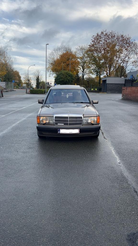 Mercedes 190 w201 d 2.5, Auto's, Mercedes-Benz, Particulier, 190-Serie, ABS, Airbags, Bluetooth, Open dak, Radio, Schuifdeur, Trekhaak