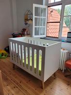 Babybed quax, Kinderen en Baby's, Kinderkamer | Complete kinderkamers, Ophalen, Zo goed als nieuw