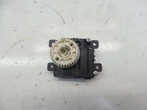 KACHELSTELMOTOR Toyota Yaris III (P13) (0638001981), Auto-onderdelen, Airco en Verwarming, Toyota, Gebruikt