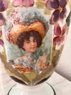 Opaline vaas, Antiquités & Art, Antiquités | Vases, Enlèvement ou Envoi