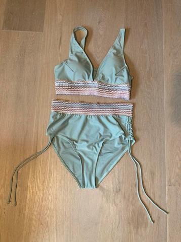 Corrigerende bikini “Liva” - VENGEE Large, NOOIT GEDRAGEN! beschikbaar voor biedingen