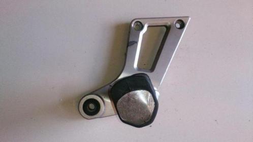 Suzuki GSX1100F schetsplaat voetsteun rechtsachter GSX1100, Motoren, Onderdelen | Suzuki, Gebruikt, Ophalen of Verzenden