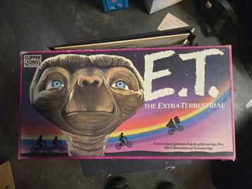 E.T.  beschikbaar voor biedingen