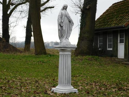Beeld Maria op Sokkel - 132 cm - Steen, Tuin en Terras, Tuinbeelden, Nieuw, Steen, Ophalen of Verzenden