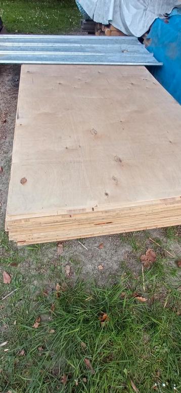 Panneau de bois multitex  beschikbaar voor biedingen