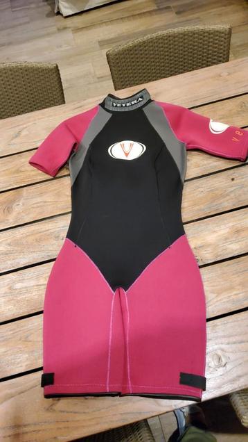 Surfpak wetsuit shorty dames XL komt overeen met mt 40