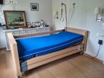 Zorgbed Burmeier - elektrisch verstelbaar -  beukenafwerking, Ophalen of Verzenden, Zo goed als nieuw, Verstelbaar