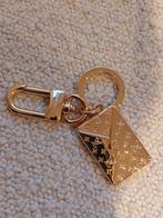 Sleutelhanger Louis Vuitton, Ophalen