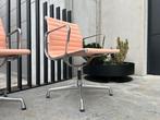 Vitra Eames EA108 stoel, 2X, Huis en Inrichting, Twee, Design, Ophalen of Verzenden, Zo goed als nieuw
