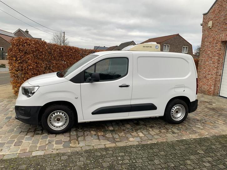 Opel COMBO met frigo koeling, Auto's, Bestelwagens en Lichte vracht, Particulier, Te koop, Achteruitrijcamera, Opel, Diesel, Euro 6