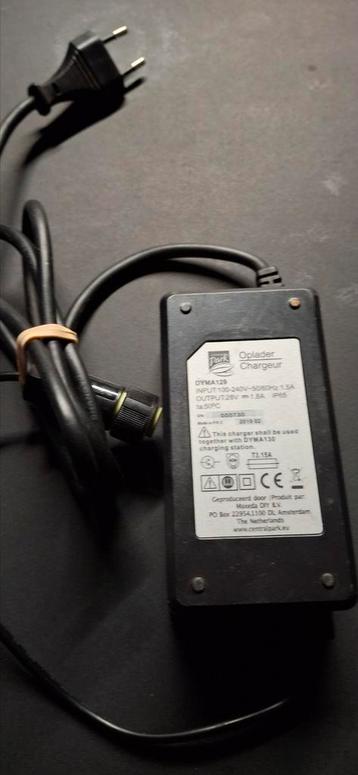 NIEUW central park 28v Dyma 129 oplader voor robotgrasmaaier beschikbaar voor biedingen