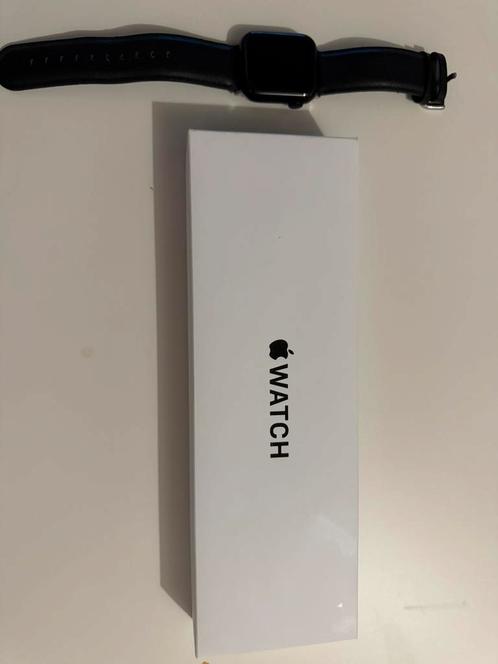 Apple watch SE 2024 40mm, Handtassen en Accessoires, Smartwatches, Zo goed als nieuw, Ophalen