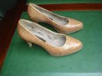 Tamaris bruine pumps, dames. mt 37, Kleding | Dames, Tamaris, Pumps, Bruin, Ophalen of Verzenden
