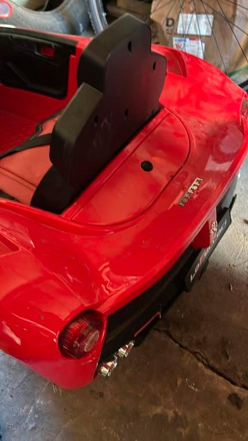La Ferrari pour enfants de 3-4 ans beschikbaar voor biedingen