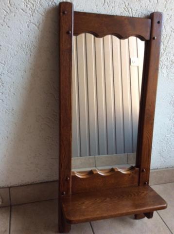 Te koop spiegel met schapje beschikbaar voor biedingen