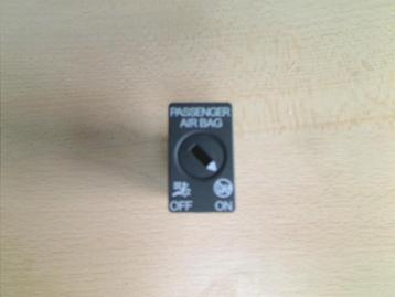 AIRBAG SENSOR Volkswagen Polo VI (AW1) (01-2017/08-2021) beschikbaar voor biedingen