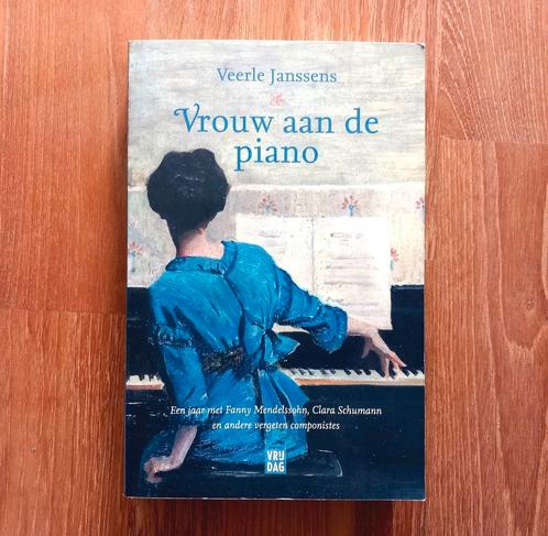 BOEK Vrouw aan de piano (Veerle Janssens), Boeken, Muziek, Gelezen, Ophalen of Verzenden