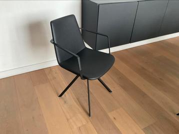 Designstoel Joli-Rafael spinvoet zwart beschikbaar voor biedingen