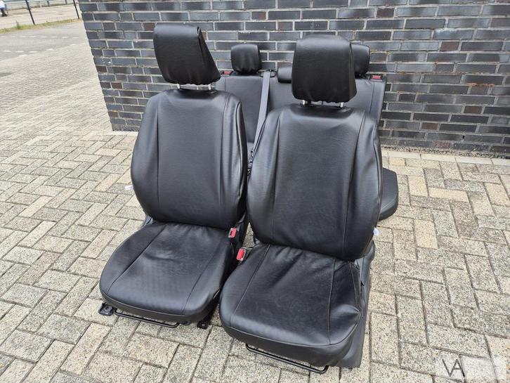 Toyota Yaris 2020 - 2025 interieur met zwart lederen hoezen, Autos : Pièces & Accessoires, Habitacle & Garnissage, Toyota, Utilisé