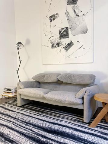 Cassina maralunga 2 zit x combo met vitra Eames ligne roset disponible aux enchères