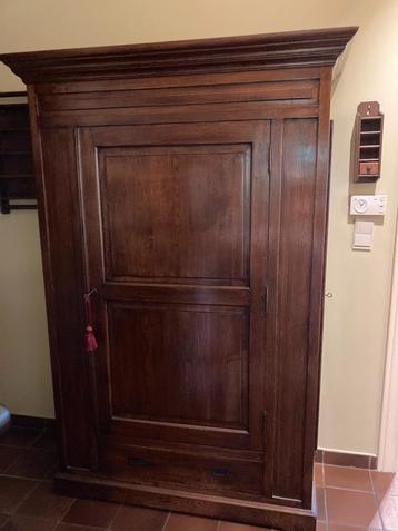 Oude jachtkast beschikbaar voor biedingen