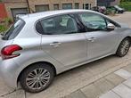 Peugeot 208 pure tech (110 PK) 2016 met nieuwe motorblok!, Auto's, Voorwielaandrijving, Zwart, Cabriolet, USB