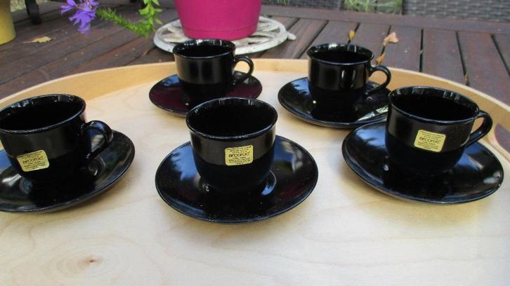Arcoroc 5 zwarte espresso kopjes, Huis en Inrichting, Keuken | Servies, Nieuw, Kop(pen) en/of Schotel(s), Ophalen