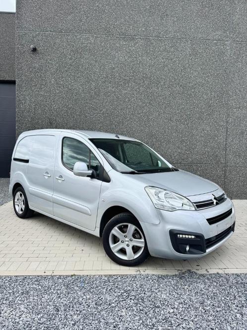 Citroen Berlingo AUTOMAAT-CARPLAY-CAMERA, Auto's, Bestelwagens en Lichte vracht, Bedrijf, Radio, Trekhaak, Citroën, Diesel, Euro 6