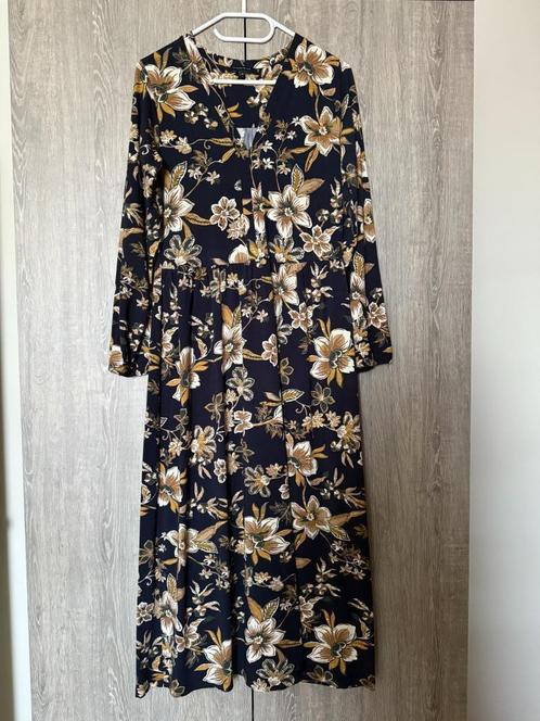 Donker blauw gebloemd kleed Terre Bleue (maat 38), Kleding | Dames, Jurken, Gedragen, Maat 38/40 (M), Blauw, Onder de knie, Ophalen of Verzenden
