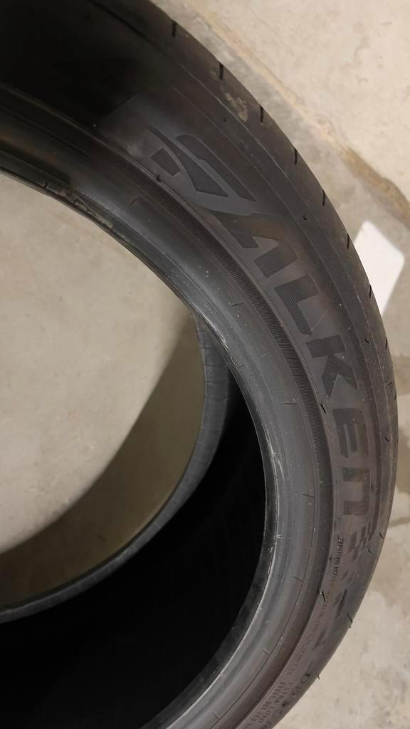 Falken A merk twee zomerbanden NIEUW 225 40 18, Auto diversen, Autosport-onderdelen, Zo goed als nieuw, Ophalen