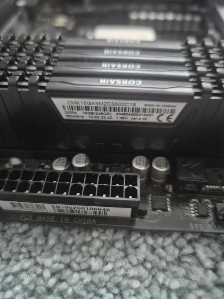 32 Go de mémoire DDR4 à 3600 MHz Corsair Vengeance, Informatique & Logiciels, Mémoire RAM, Comme neuf, Desktop, 32 GB, DDR4, Enlèvement ou Envoi