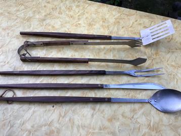 Nécessaire pour barbecue beschikbaar voor biedingen