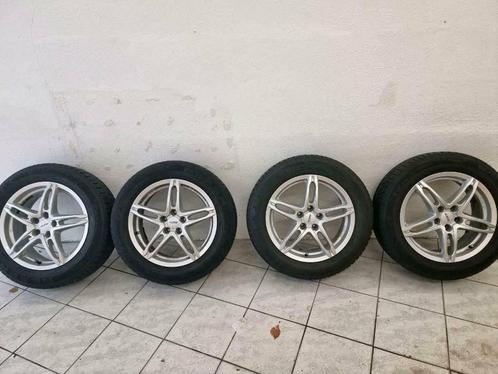 Jeep Renegade (5 x 110) - 215/60 R17 96H - winter, Auto-onderdelen, Banden en Velgen, Banden en Velgen, Winterbanden, 17 inch