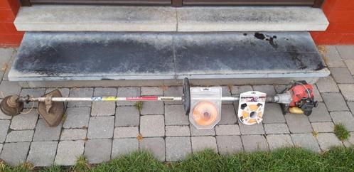 Graskanttrimmer ISEKI., Tuin en Terras, Grastrimmers, Gebruikt, Benzine, 10 tot 30 cm, Ophalen