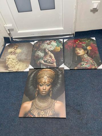 Decoratieve wandkaart beschikbaar voor biedingen