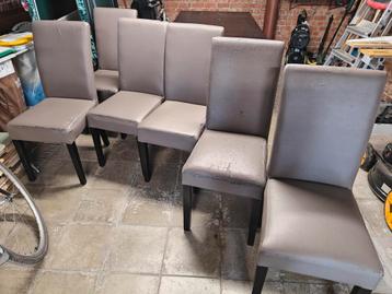 6 eetkamerstoelen gratis, bekleding pelt af, Ophalen, Gebruikt