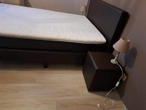 Boxspring (2 pers) Bruin (incl nachtkastjes), Huis en Inrichting, Slaapkamer | Boxsprings, Zo goed als nieuw, 140 cm, 200 cm, Tweepersoons