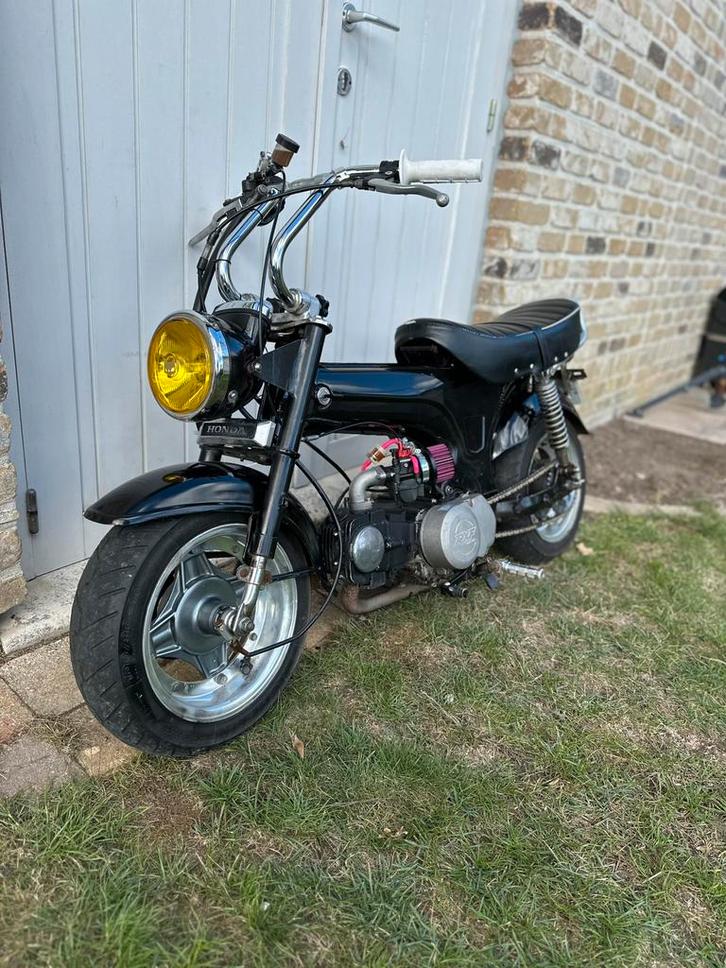 Honda dax a klasse, Fietsen en Brommers, Brommers | Honda, Zo goed als nieuw, Overige modellen, Klasse A (25 km/u), Ophalen of Verzenden
