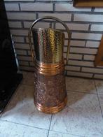 seau à charbon en cuivre, Enlèvement